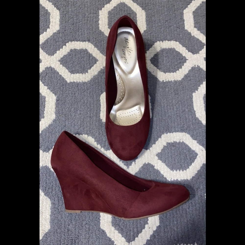 Velvet burgundy high heels